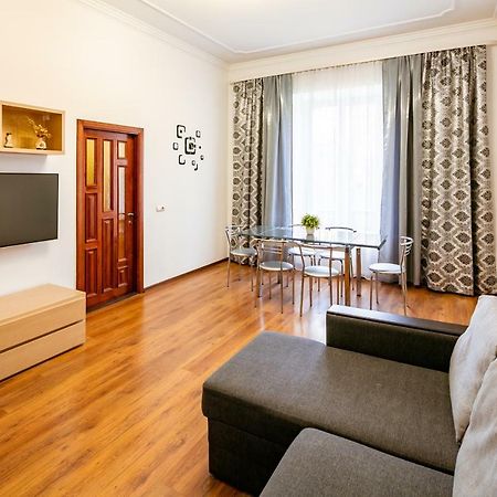 Bv Apartments Exquisite Lwów Zewnętrze zdjęcie