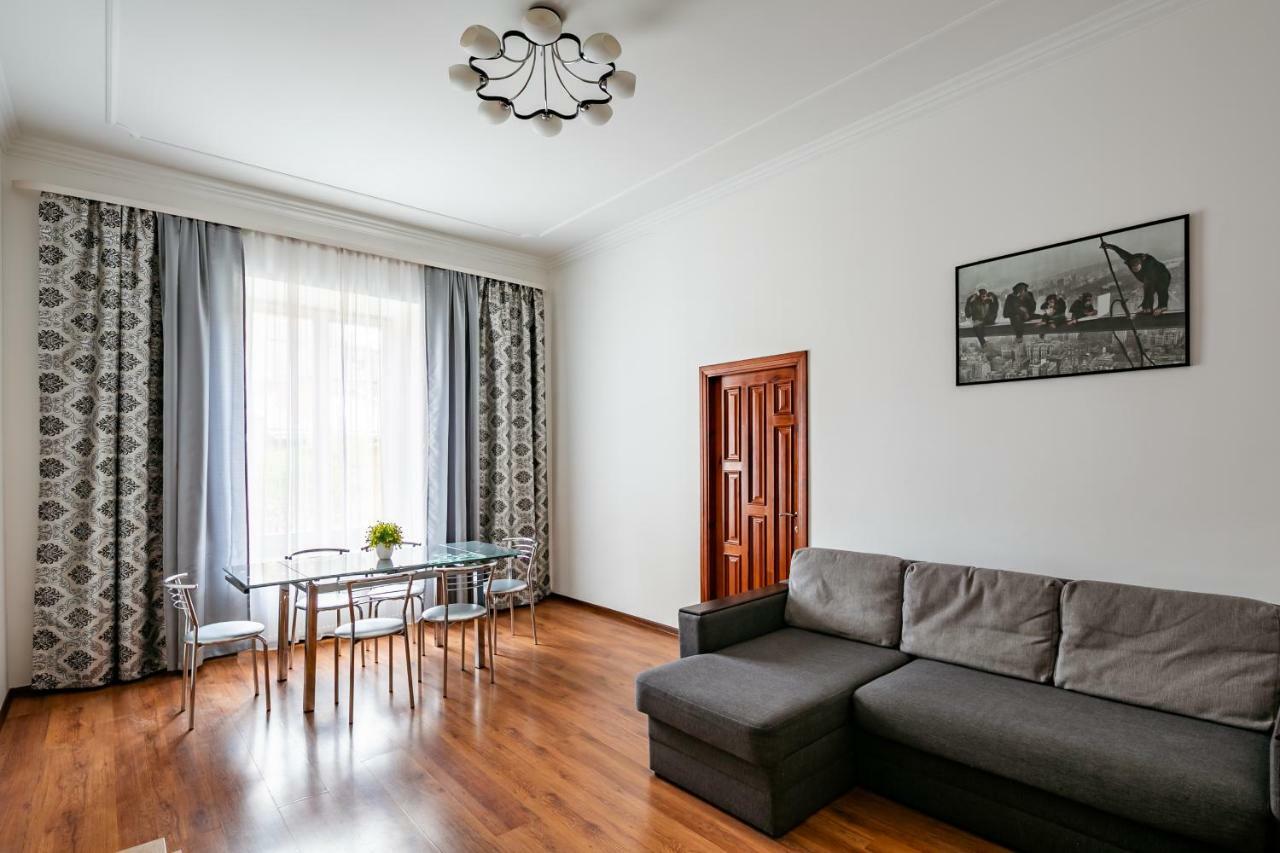 Bv Apartments Exquisite Lwów Zewnętrze zdjęcie