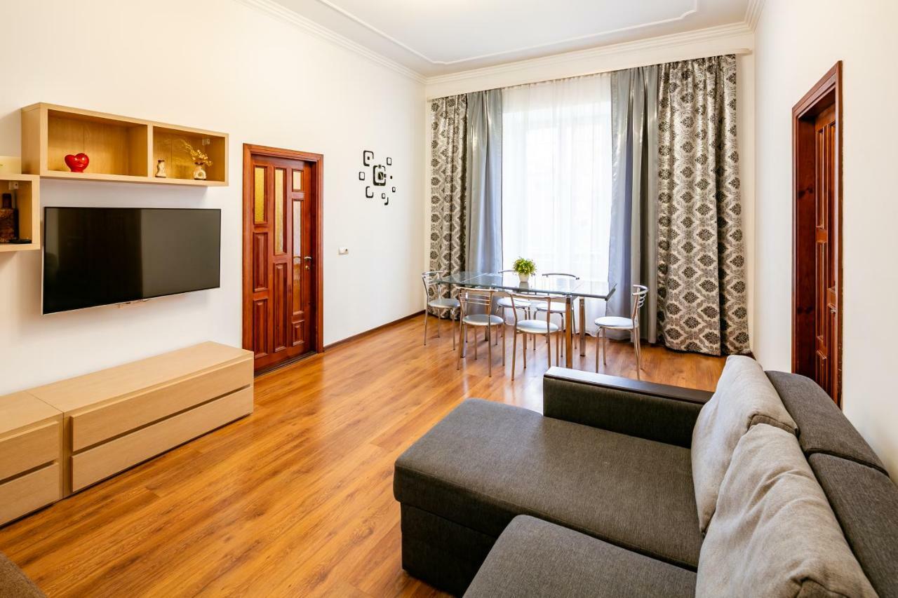 Bv Apartments Exquisite Lwów Zewnętrze zdjęcie