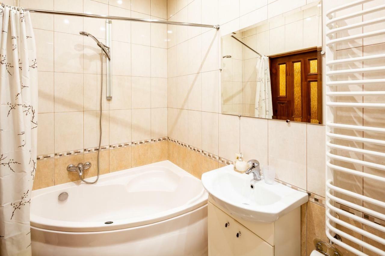 Bv Apartments Exquisite Lwów Zewnętrze zdjęcie